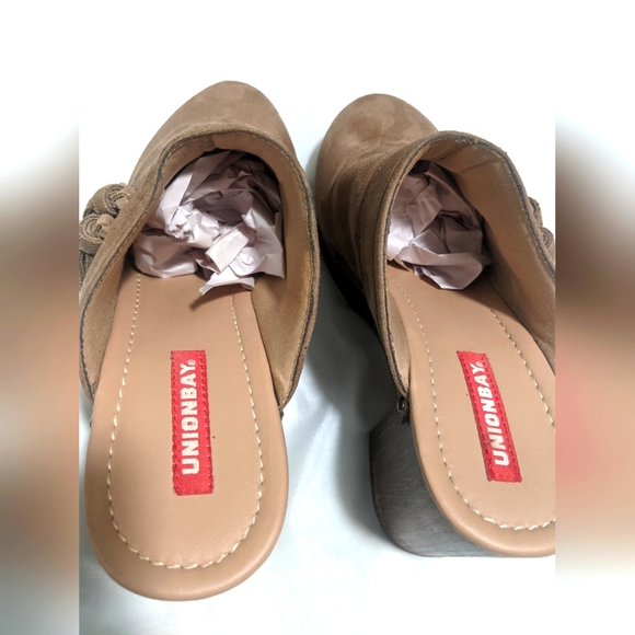 Unionbay Faux Suede Clogs - Picture 5 of 6